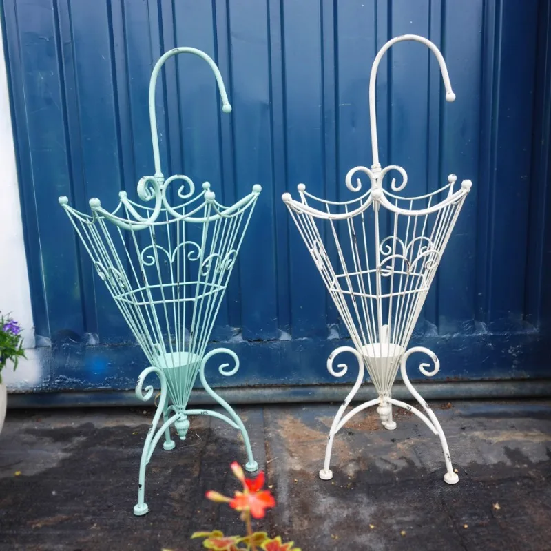 Ironwork makes old European style umbrella flower racks, balconies, gardens, outdoor flower sets