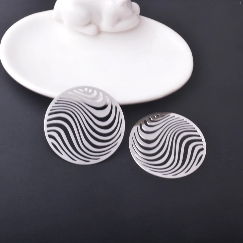 20 Stück AB6688 Messing-Schmuckanhänger, hellgoldfarben, runde große Charms, bemalte Anhänger, DIY-Ohrring-Zubehör für Frauen – Detail 12