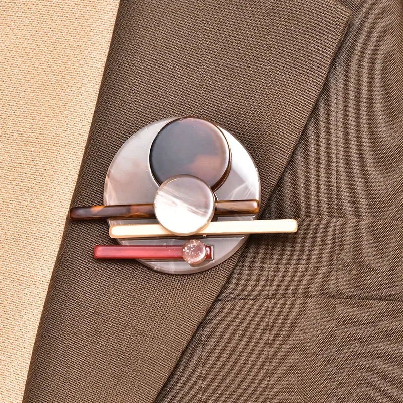 2021 Fashion Brooch Brooch Ladies High-end Geometric Round Multi-layer Stitching Acrylic Clothes with Accessories