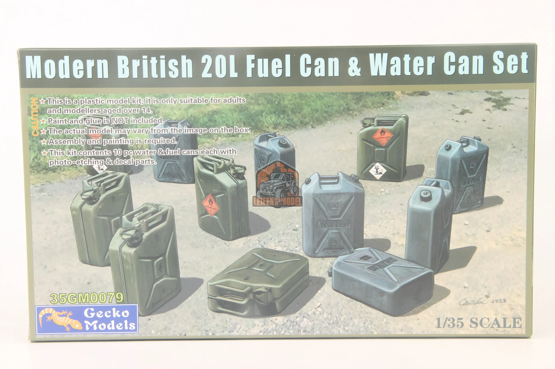 Gecko Models 35GM0079 1/35 Scale Modern British 20L Fuel Can & Water Can Set