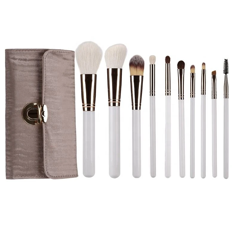 10 Piece Wood Handle Wool Makeup Brush Set Full Face Powder Brushes Beauty Tool Kit For Salon And Personal Use
