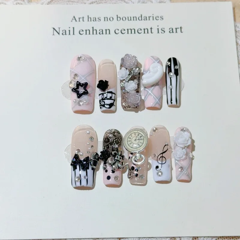 Uñas postizas retro vintage con notas musicales, estilo gyaru, francesas hechas a mano, rosa con moño y perla, arte de uñas Y2K 5