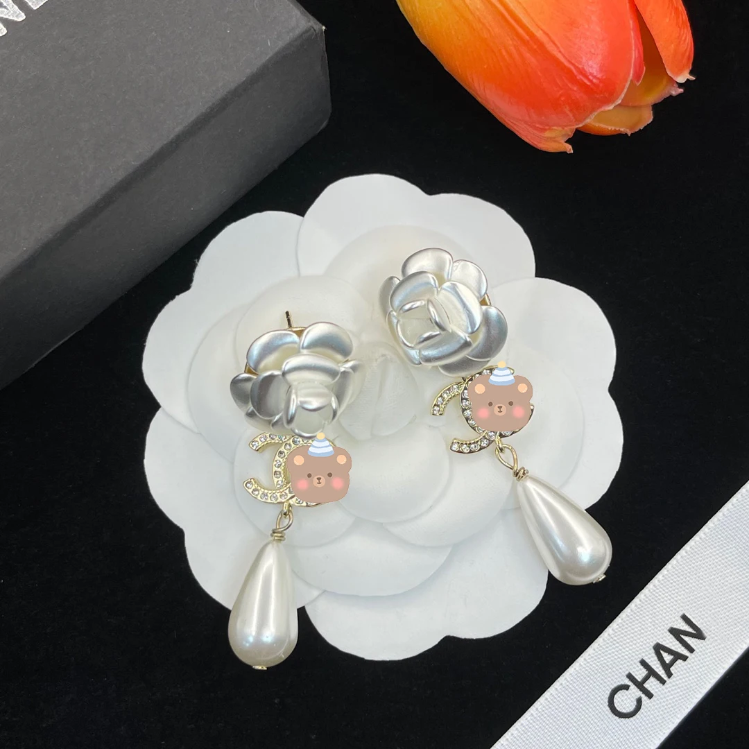 Upmarket S925 Silver Earrings, Classy Elegance, Adds Sophistication, Price is a Bargain