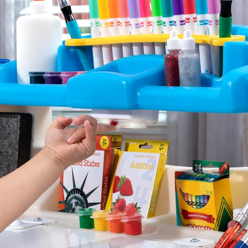 Step2 Deluxe Art Master Kinder schreibtisch, Aktivität tisch und Stuhl für Kleinkinder, Bastel tisch mit Stauraum, Alter 3 Jahre alt