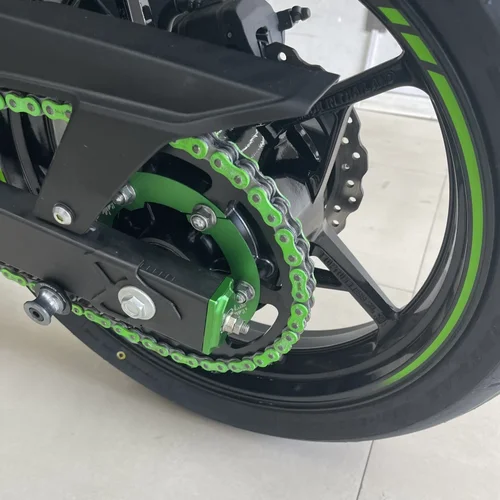 Imagen 2 del producto ZEXDDI para Kawasaki NINJA400 NINJA500 Z400 Z500 Z 400 500 SE ABS CNC cubierta embellecedora de motocicleta tornillo ajustador de cadena tapa de extremo basculante