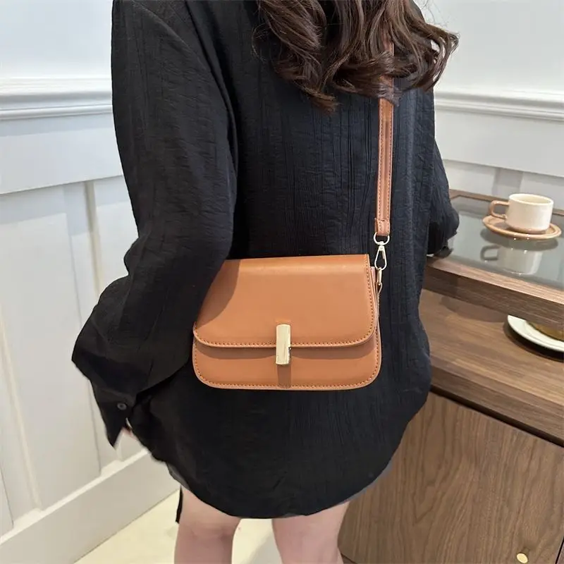 Small Niche New Single Shoulder High-end Fashion Retro Armpit Bag Crossbody Women's Versatile Stick Lock Bag