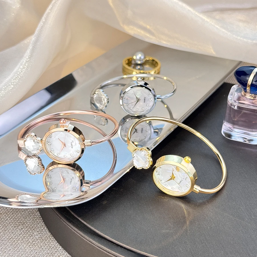 ساعة جديدة بسوار من اللؤلؤ، ساعة يد فاخرة وخفيفة الوزن، ساعة نسائية، ساعة مجوهرات صغيرة مفتوحة