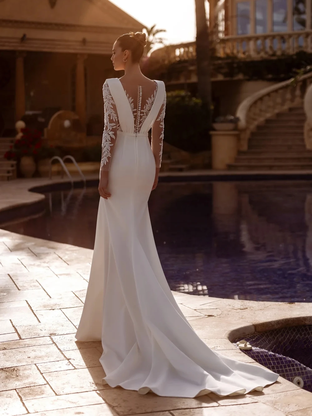 رشيقة مطرز الرباط يزين فستان الزفاف حالمة الساتان حورية البحر ثوب الزفاف مخصص Oneck فساتين قصيرة الأكمام للعروس