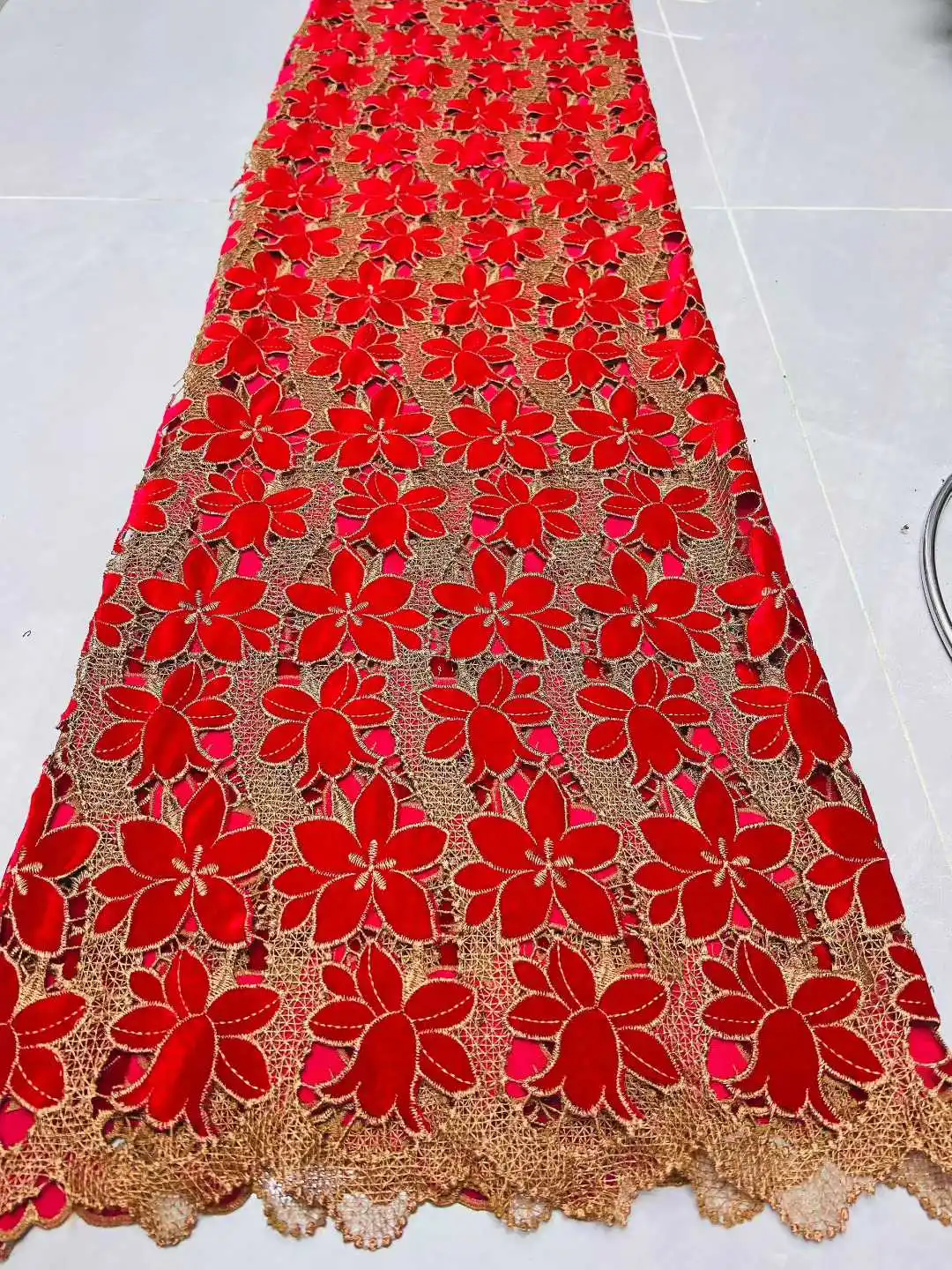 

Luxurious Nigerian Velvet Lace Fabric 2025 High Quality Guipure Fabric Embroidery African French Lace Fabric For Wedding Dress