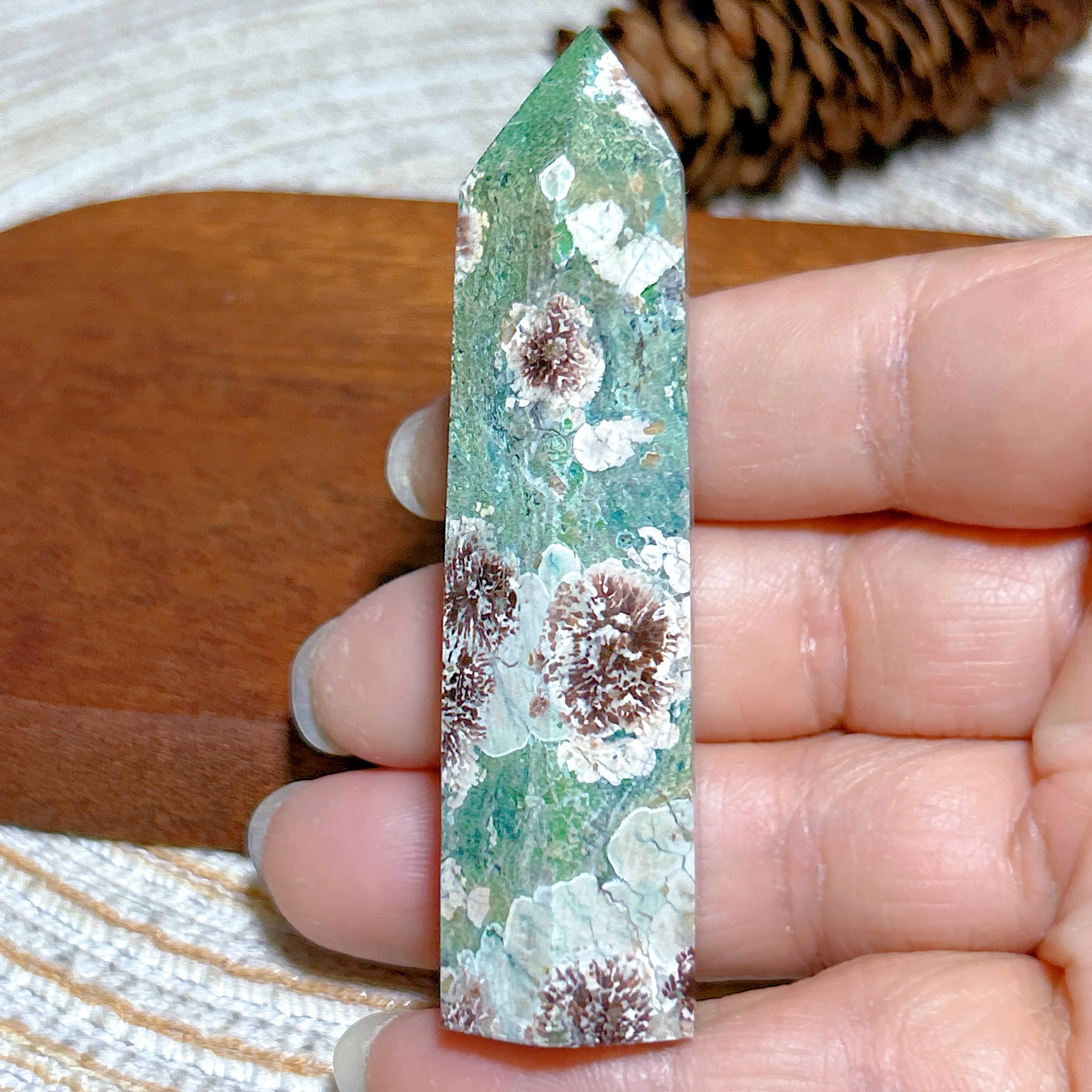 High Quality Natural Crystal Wholesale Green Sakura Jasper Point Tower Healing Energy Reiki Ore Ornament Gift Home Decorations