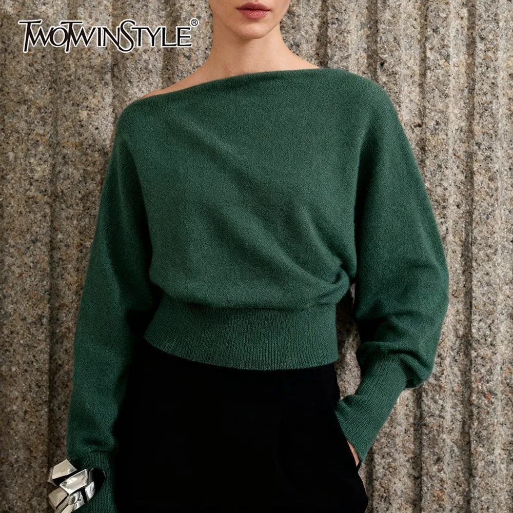 

TWOTWINSTYLE сексуальный зеленый цветной свитер для женщин диагональный воротник с длинным рукавом для похудения для зрелых офисных стилей вязаный пуловер женский