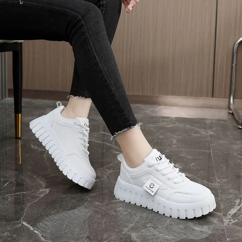 

New 2024 Spring Summer Platform Casual Versatile Women's Shoes Sporty round Toe Breathable Trendy Color Block Flat Rubber Sole