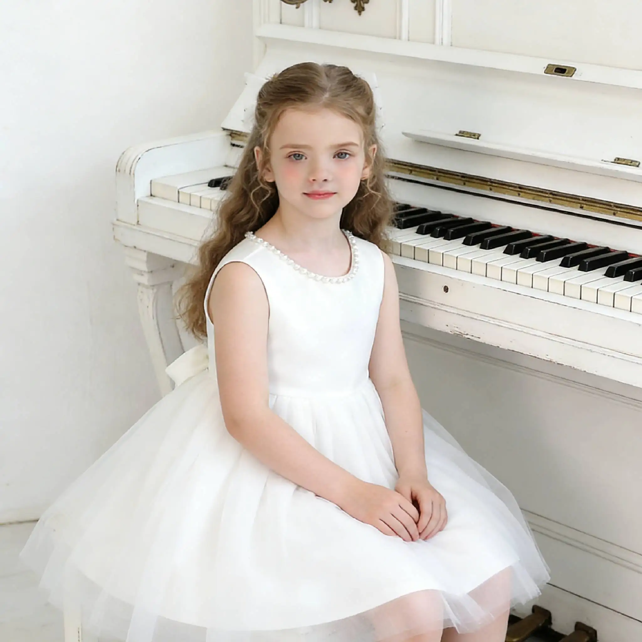 Neujahrskleidung 2026 Mädchen Prinzessinnenkleid Sommer Tüll Großer Bogen Mädchen Hochzeitskleid Klavier-Auftritts-Kostüm Moderatorin Ballkleid