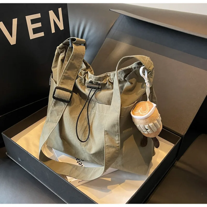 

Large Capacity Casual Handbag European and American Classic Underarm Commuter Single Shoulder Crossbody Bag Women's Bags