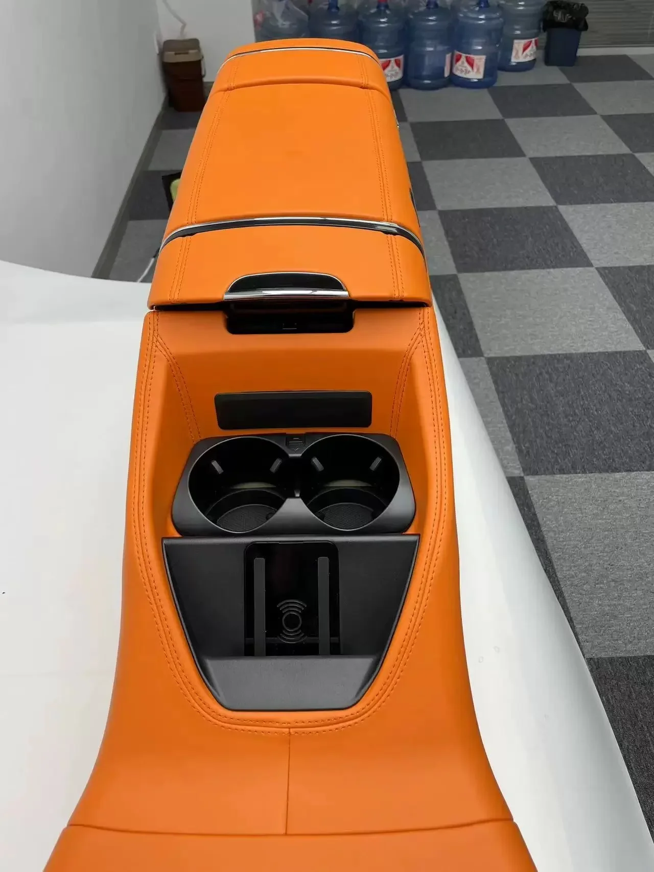 New Arrival Benz Vito V260 Auto Parts Van Interior Accessories Maybech Armrest Box with Fridge Center Console Middle Armrest