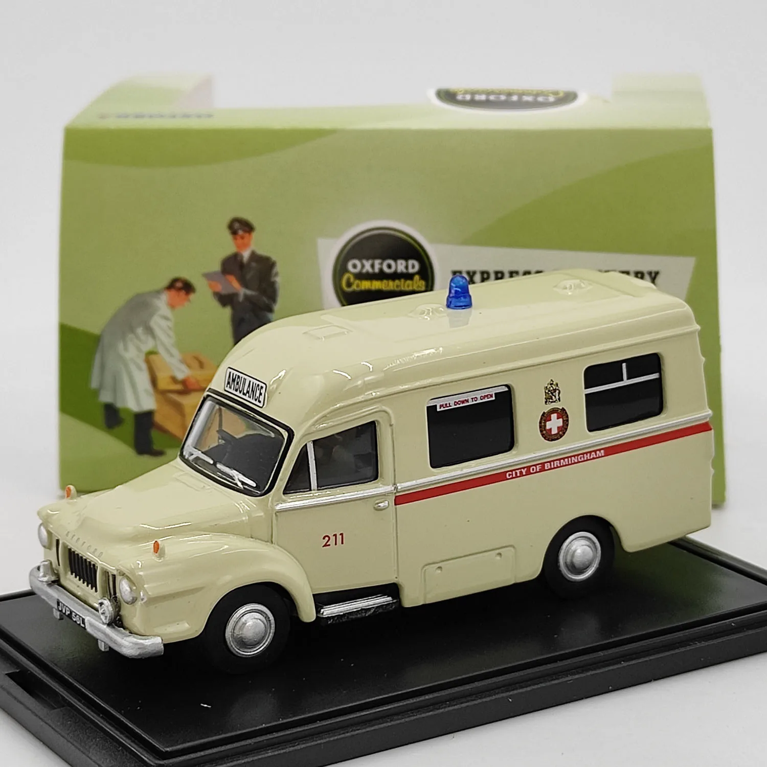 

Diecast OXFORD 1/76 Scale Birmingham, UK J1 Ambulance British Alloy Collectible Toy Gift Souvenir Display Ornament