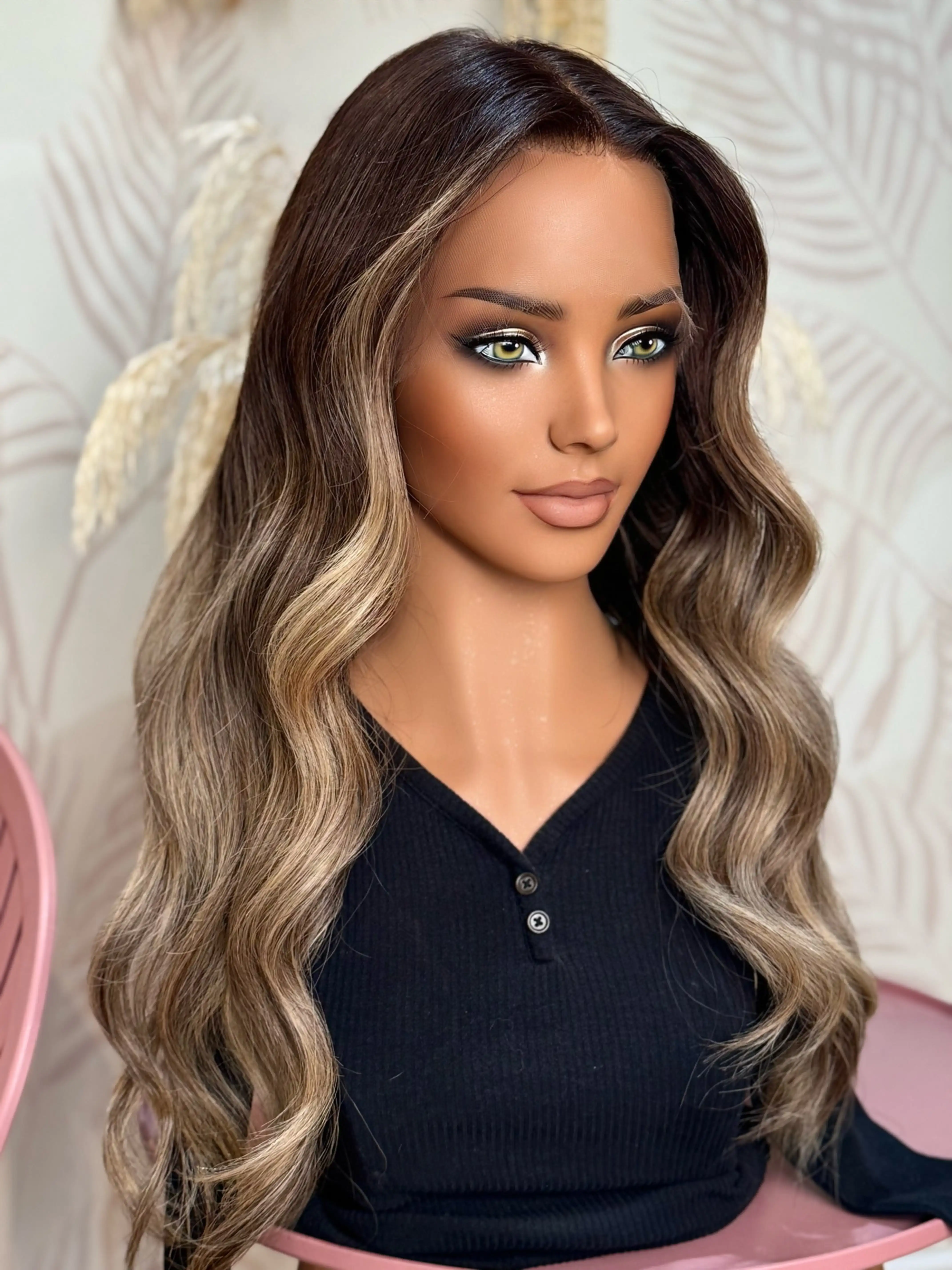 

High Quality Synthetic Wig 13x4 Balayage Ombre Brown Blonde Wig with Dark Roots Synthetic And Blend Lace Wig Preplucked Hairline