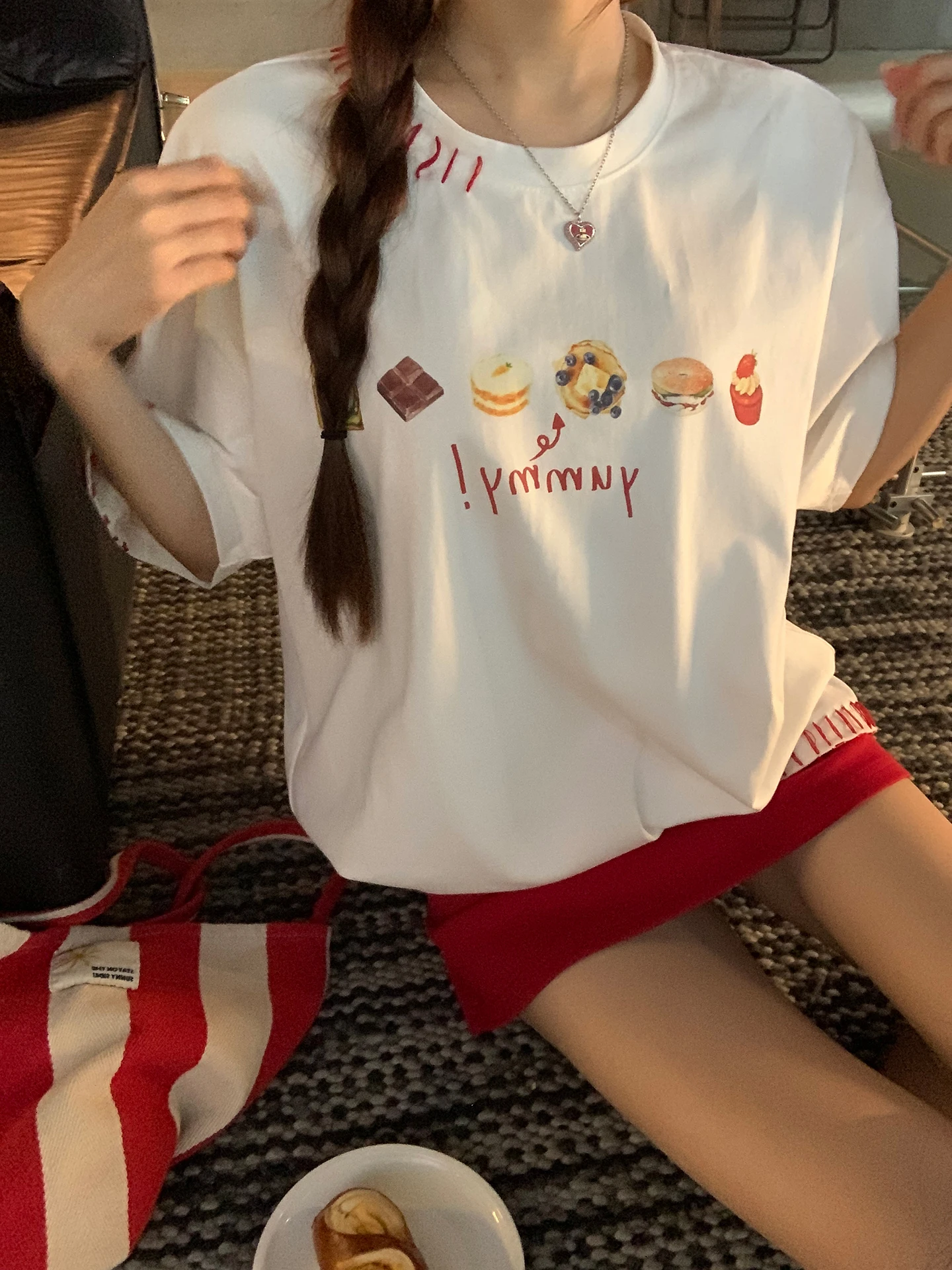 

Red Celebri ort Sve T-irt Women's Loose Fit White Maturi Summer New Sle G Sle Commute Simple Cotton round Ne