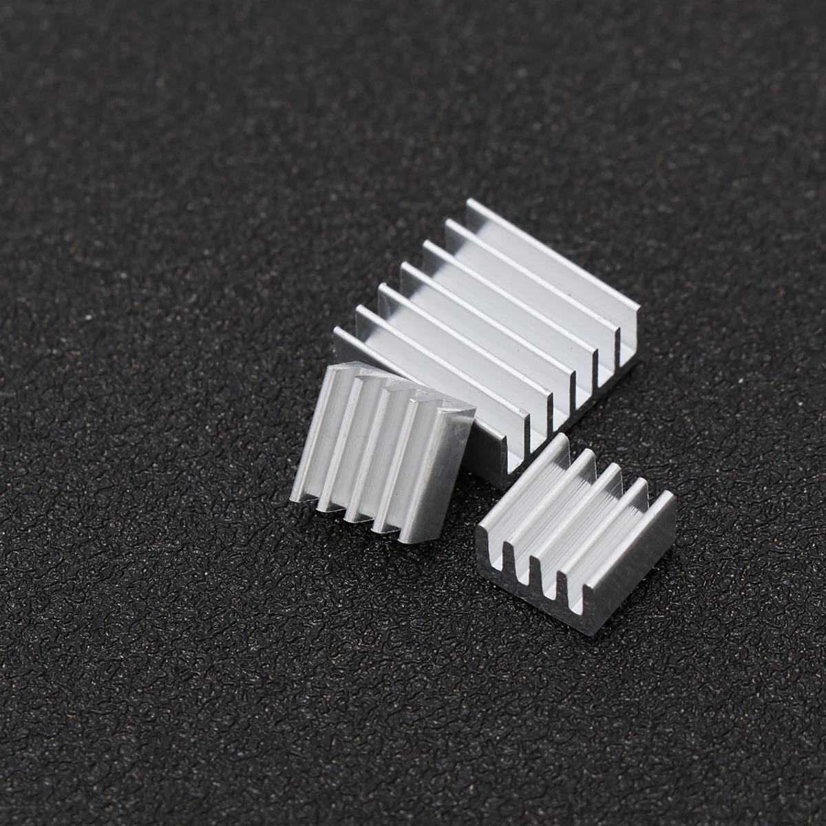 

3Pcs CopperRadiators AluminumHeatsinks CoolingBlocks forRaspberryPi 1Large2Small EfficientThermalTransfer FitsStandardCases
