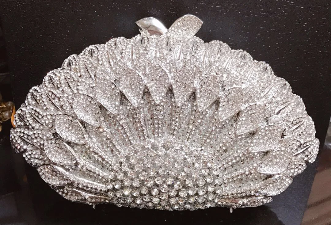 

High Quality Shell-Shaped Hollow Metal Diamond Studded Crossbody Chain Bag Clutch Handbag Lady Evening Bag