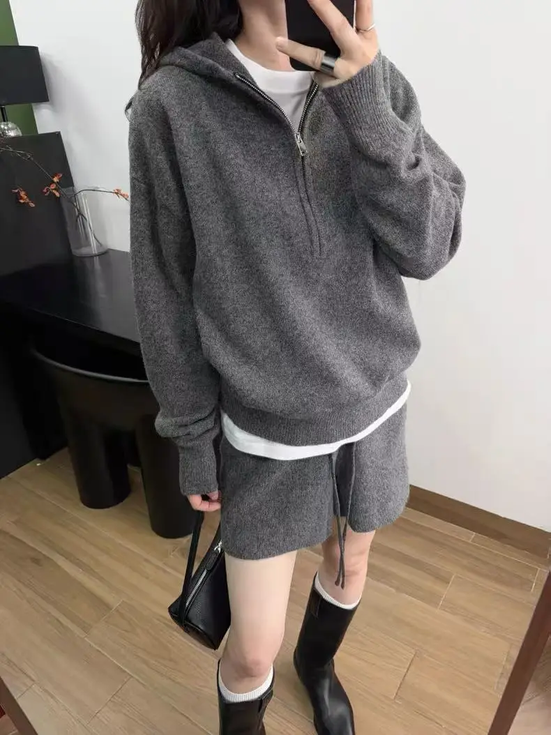 

Hot selling new women's pullover sweater 100% wool hooded sweater loose knit warm women's full sleeved wool sweater solid color