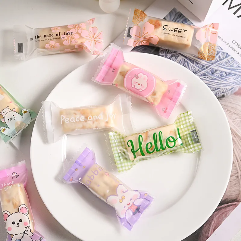 100Pcs 4x9cm Cute Cartoon Animal Printed Plastic Baking Packaging Nougat Toffee Candy Food Machine Sealed Gift Bags