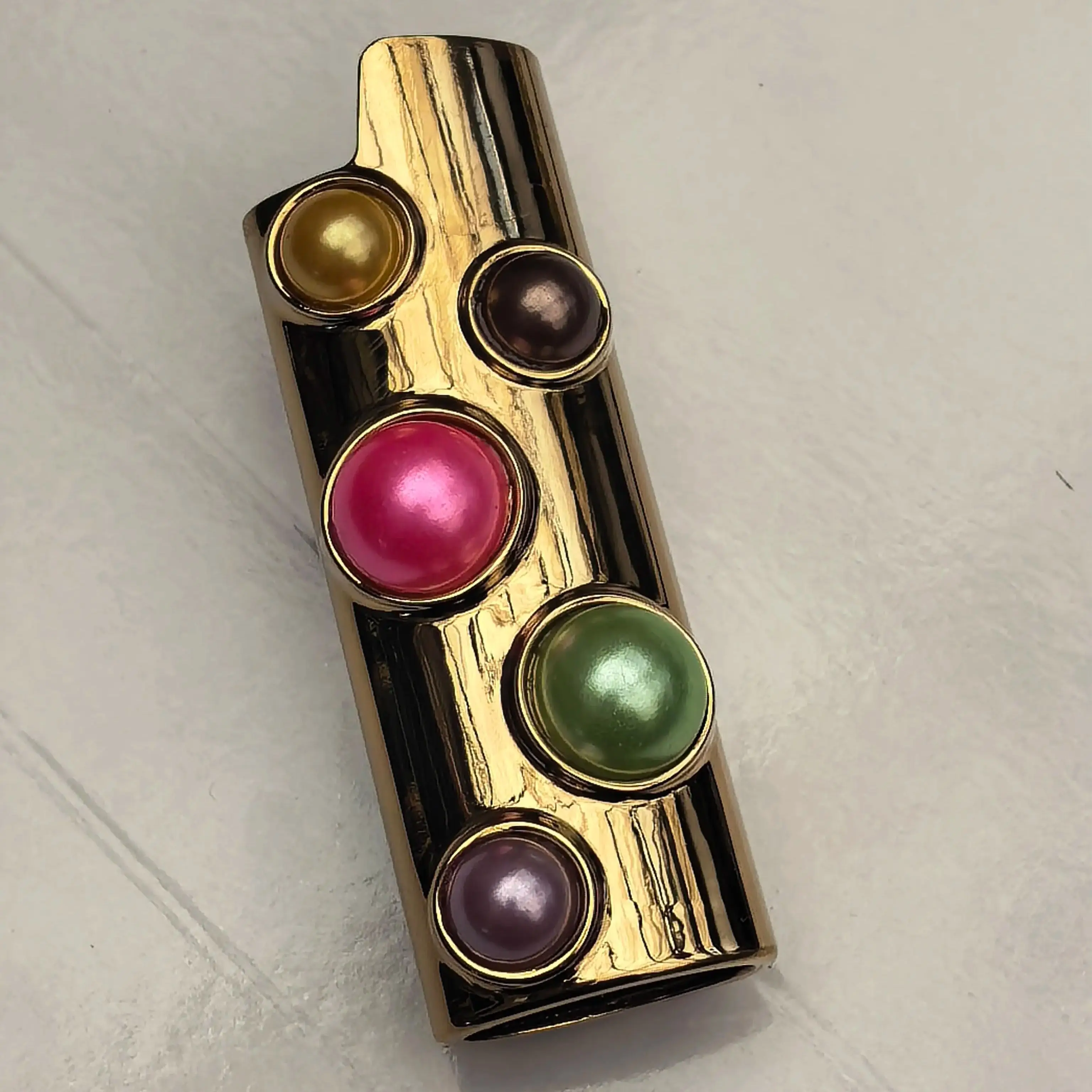Diamond Inlaid Lighter Cover, Shiny Metal Protective Sleeve for Regular BIC Lighters, Fashionable Decorative Case for Daily Use