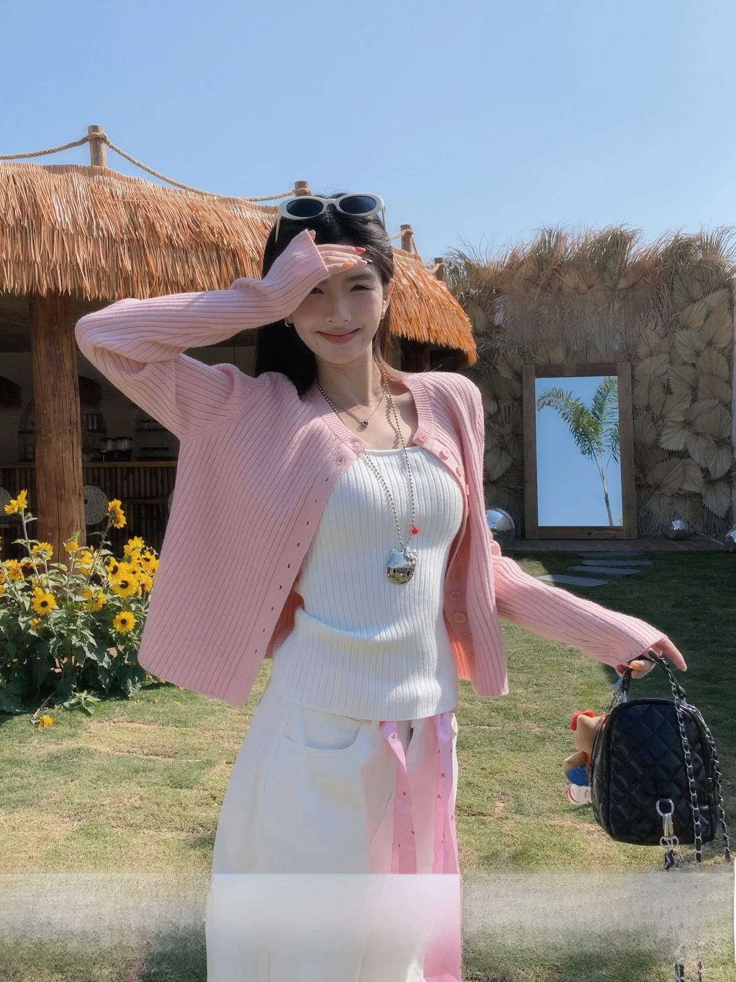 

Корейский модный комплект Su San San для ранней весны: топ без бретелек и кардиган из полиэстера, нейлона и вискозы, с длинными рукавами, облегающий крой.