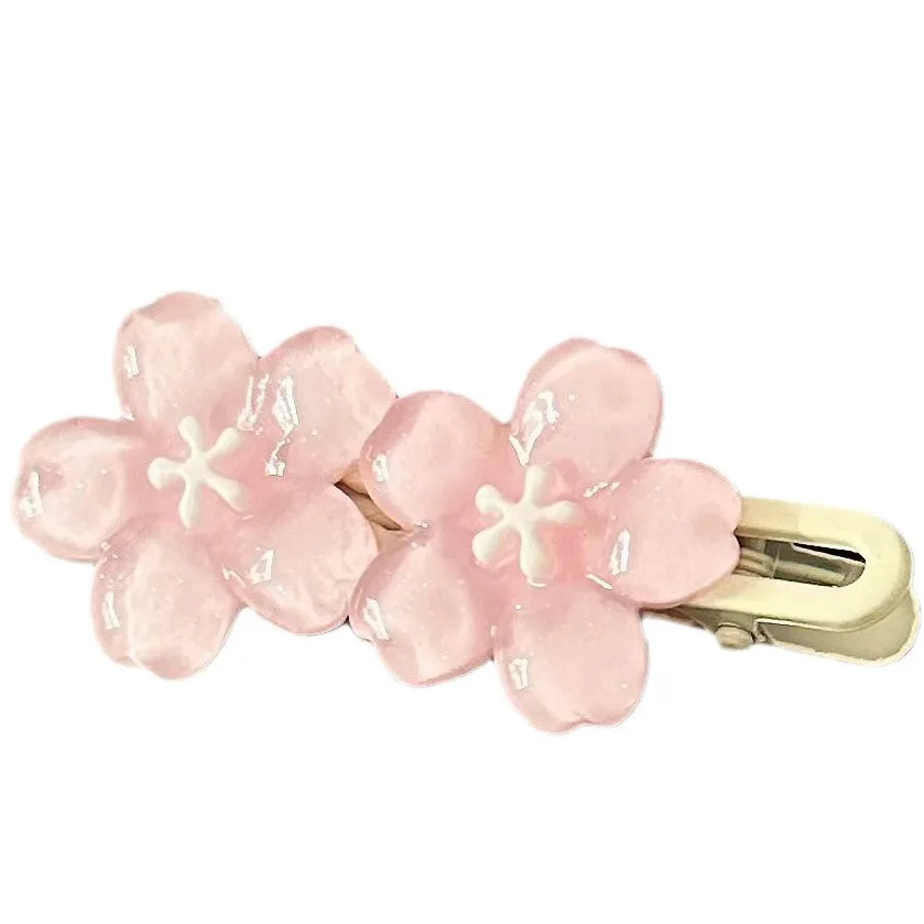 Pinza de pelo de flor de cerezo Rosa romántica, perfecta para flequillo de niña y accesorios para el cabello laterales. Disponible para venta al por