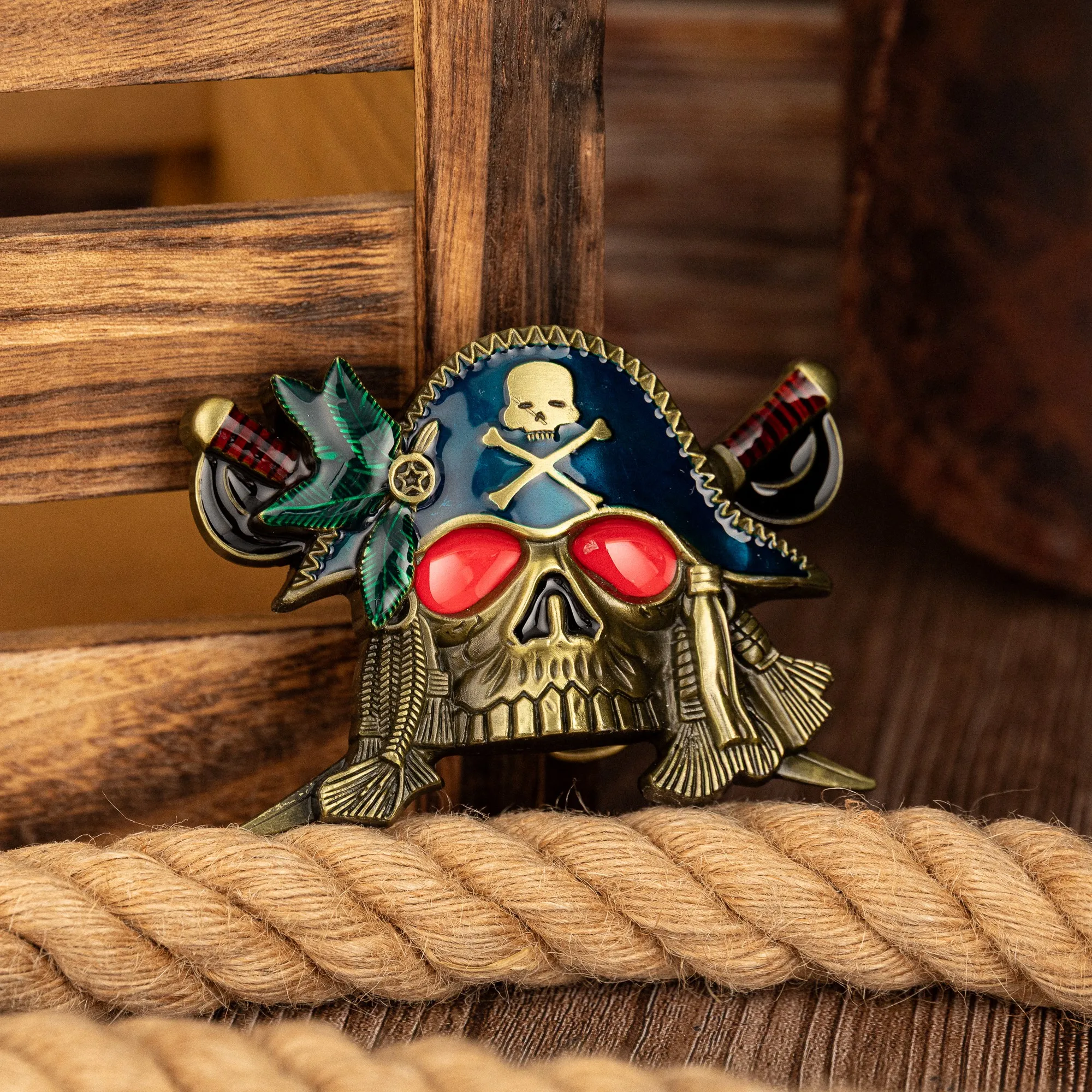 Gesper Seri Tengkorak Mahkota Bajak Laut Pedang Ganda, gesper sabuk novel pria Barat yang unik dan serbaguna