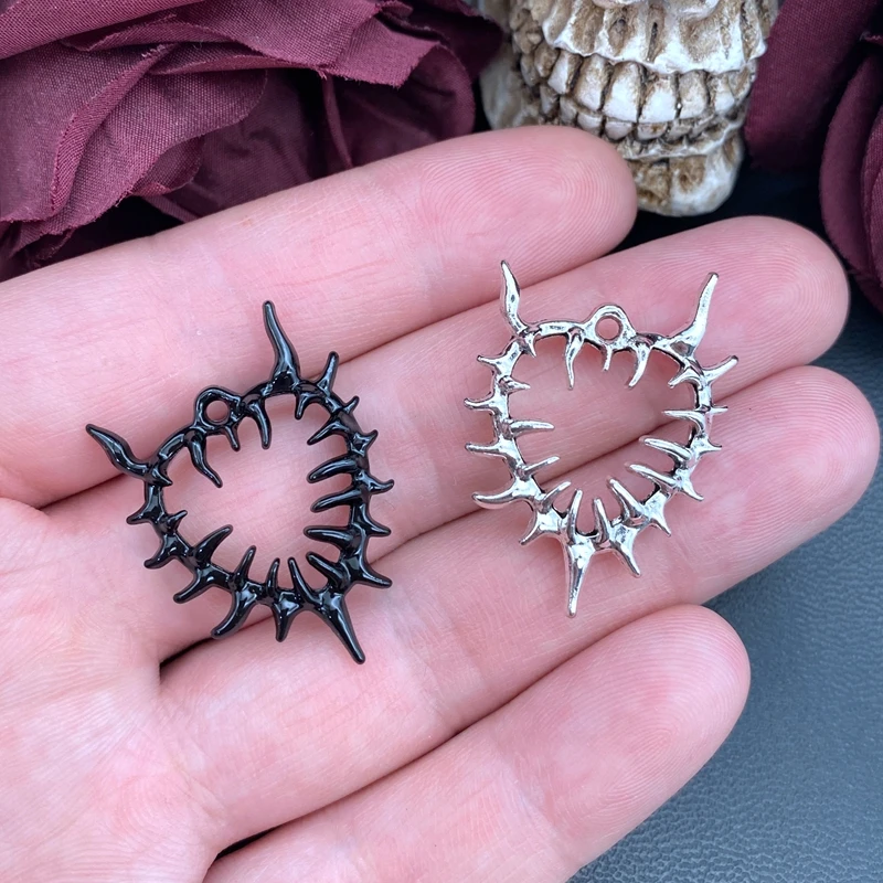 5pcs Gothic Hollow Thorn Heart Charms Thorn Spiky Heart Charms Pendant Designer Charms Fit Jewelry Making DIY Jewelry Findings