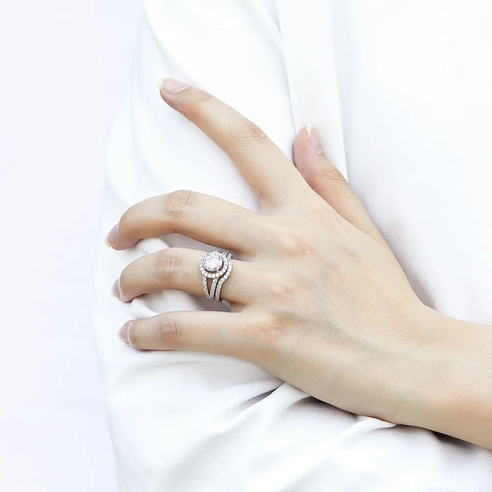 XUYUANFEN's New S925 Silver Inlaid Zircon Diamond Combination Set Ring Is A Hot Selling Personalized Ring for Women in Europe