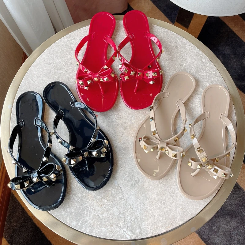 Riveted Flip Flops Women Sandals Summer Jelly Shoes Women\'s Flat Bottomed Slippers Home Outside Casual Rivet Slippers 36-42
