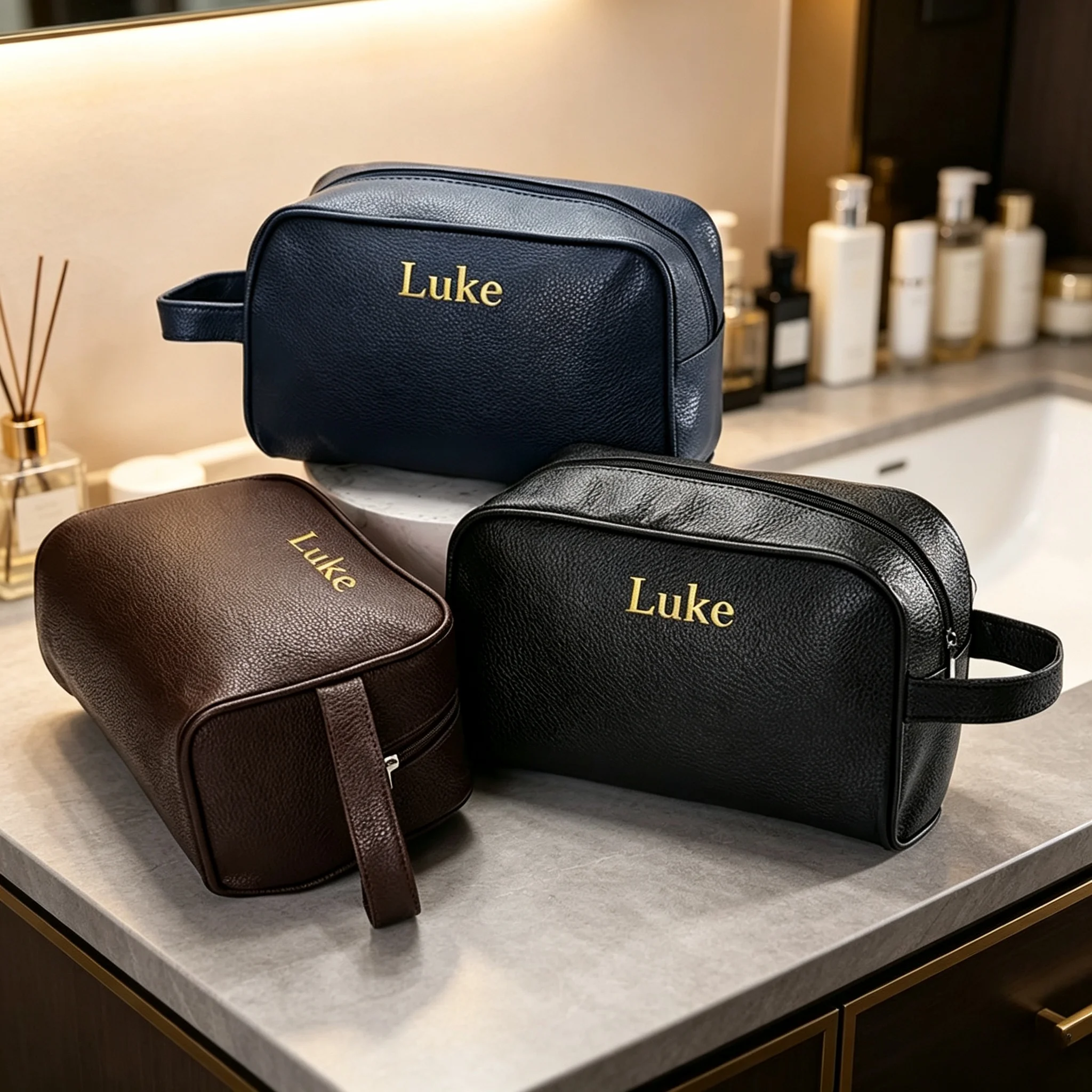 Personalized name or letter large-capacity men's makeup bag, business travel zipper lightweight toiletry bag, men's makeup bag