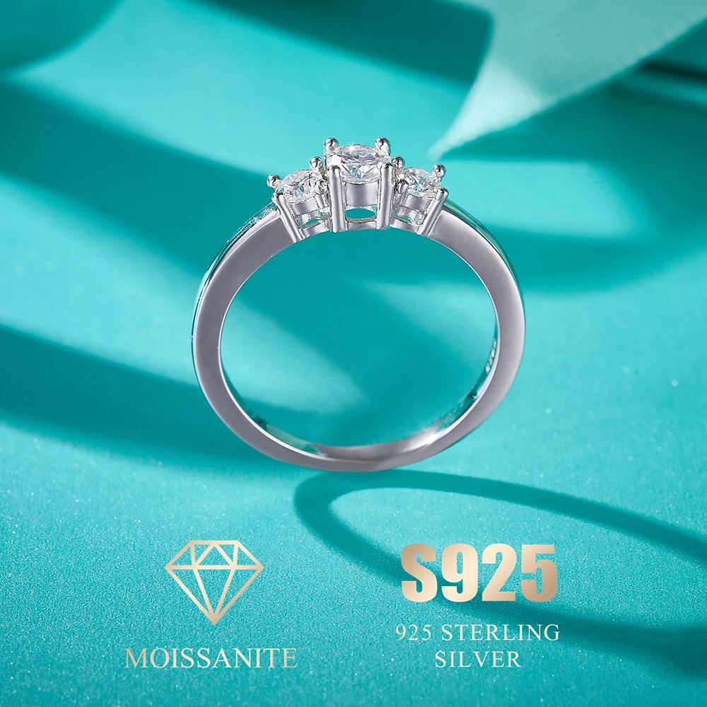 เครื่องประดับงานแต่งงานแหวน 925 เงินสเตอร์ลิงสามหินหมั้นแหวน VVS D Moissanite แหวน Trilogy Moissanite แหวน