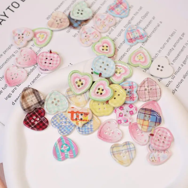 10/20 Stück Herzförmige Knöpfe in verschiedenen Farben mit 4 Löchern zum Nähen von Kleidung, Accessoires, Bastelarbeiten, Scrapbooking, DIY-Bekleidungszubehör – Detail 3