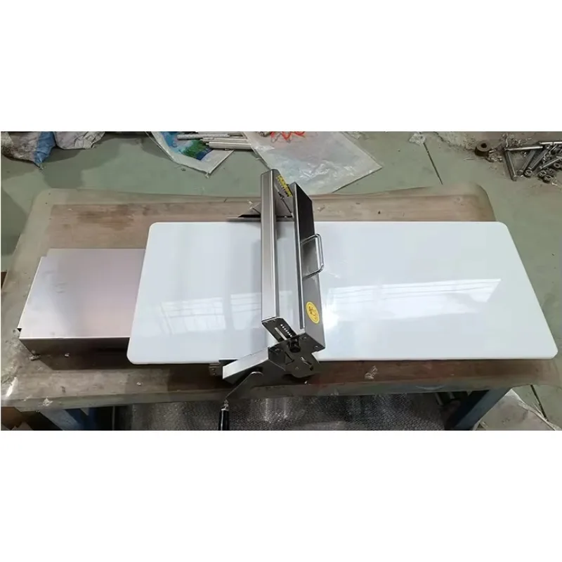 مقياس عجين المخابز اليدوي الصغير بسعر منخفض لمعجنات الكرواسون المنتفخة أداة مطبخ سهلة الاستخدام