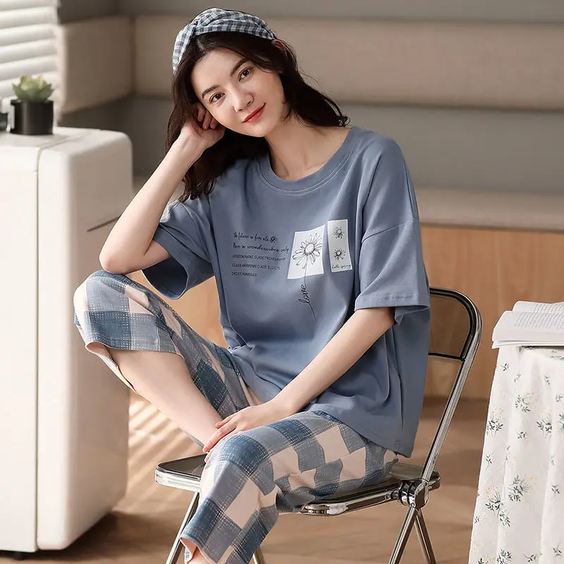 Summer Ladies Pajamas Loungewear Set Women's Summer Short Sleeve Cropped Pants Loungewear Thin Korean Casual Two-Piece Set