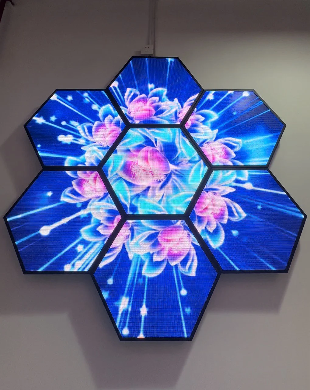 Irregular Shape Full Color LED Display Screen Hexagon Magic Effect LED Display with Unique Signic Shape