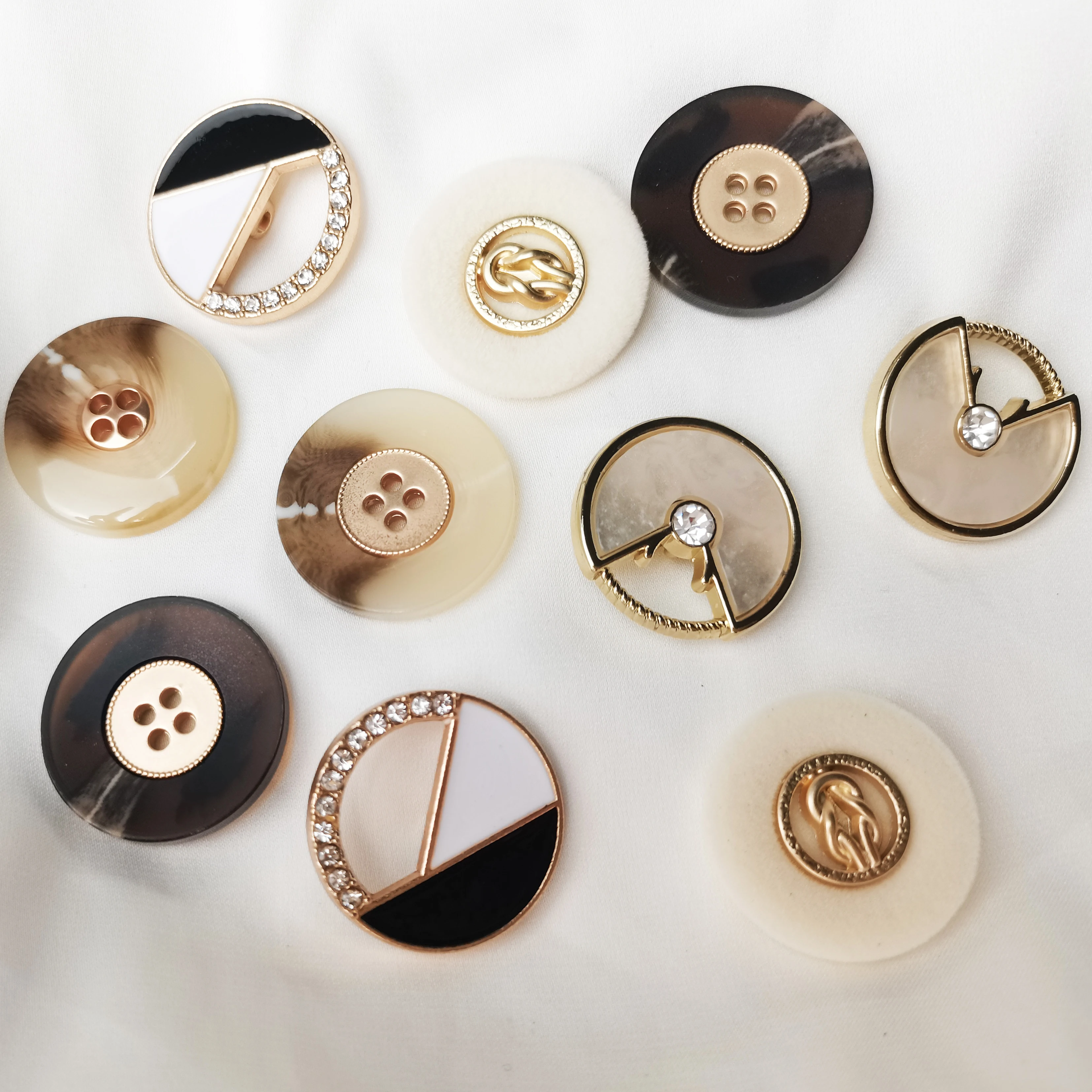 10 buttons,  metal/resin buttons with legs, sewing buttons, suitable for women\'s cardigans, jackets, windbreakers, or DIY craft