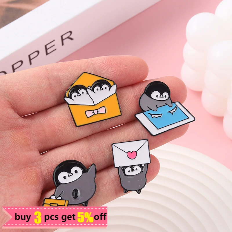 Penguin Envelope Couple Penguin Enamel Pin Wholesale Children\'s Animal Brooch Lapel Badge Cartoon Book Jewelry Gift for Friends