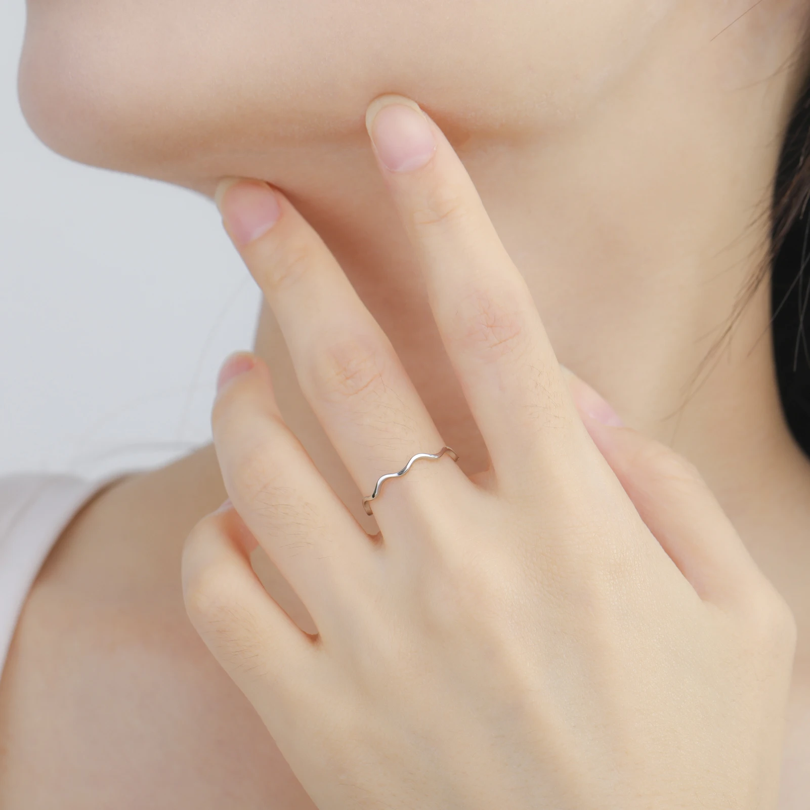 New‑In Minimalist Wave V‑Shape Gold‑Tone Stainless‑Steel Ring for Women,Fashion Finger‑Jewelry,Wedding‑Occasion‑Ready Gift for Her,Wholesale Available