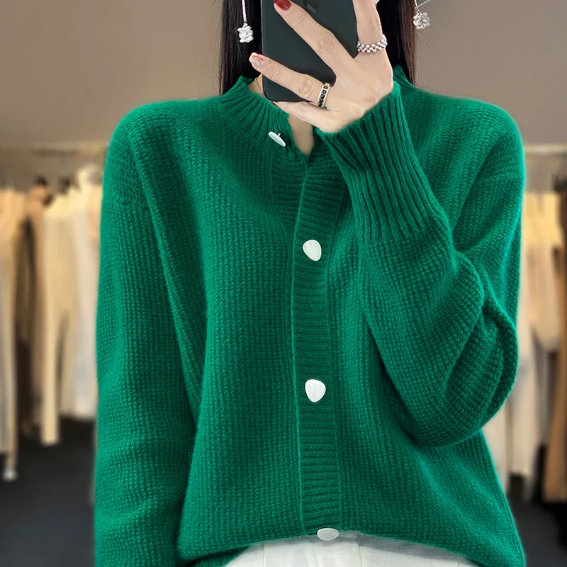 New autumn and winter sweater cardigan jacket women\'s fashion Joker wear solid color knitted tops tide.