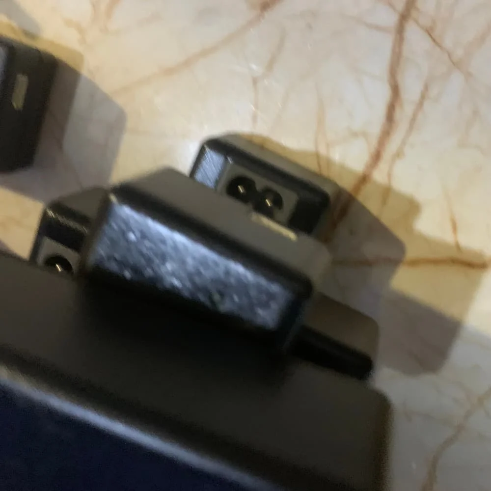 

F5S43-60001 Зарядное устройство переменного тока + 22 В 455 мА для HP 1110 1112 1115 3830 3832 3833 2130 2600 3630 3635 3700 3830 3755