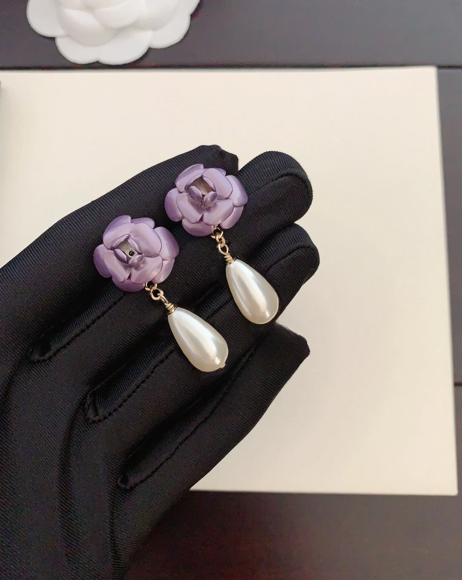 

Stylish and elegant the latest floral earrings