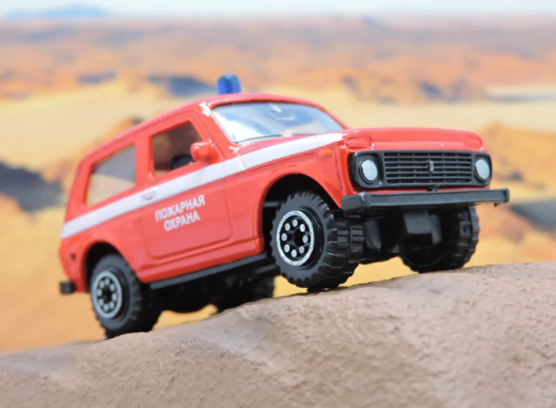 1:60 alloy Russian LADA Niva off-road car model,simulation rescue car toys,children\'s ornaments gift toys,wholesale