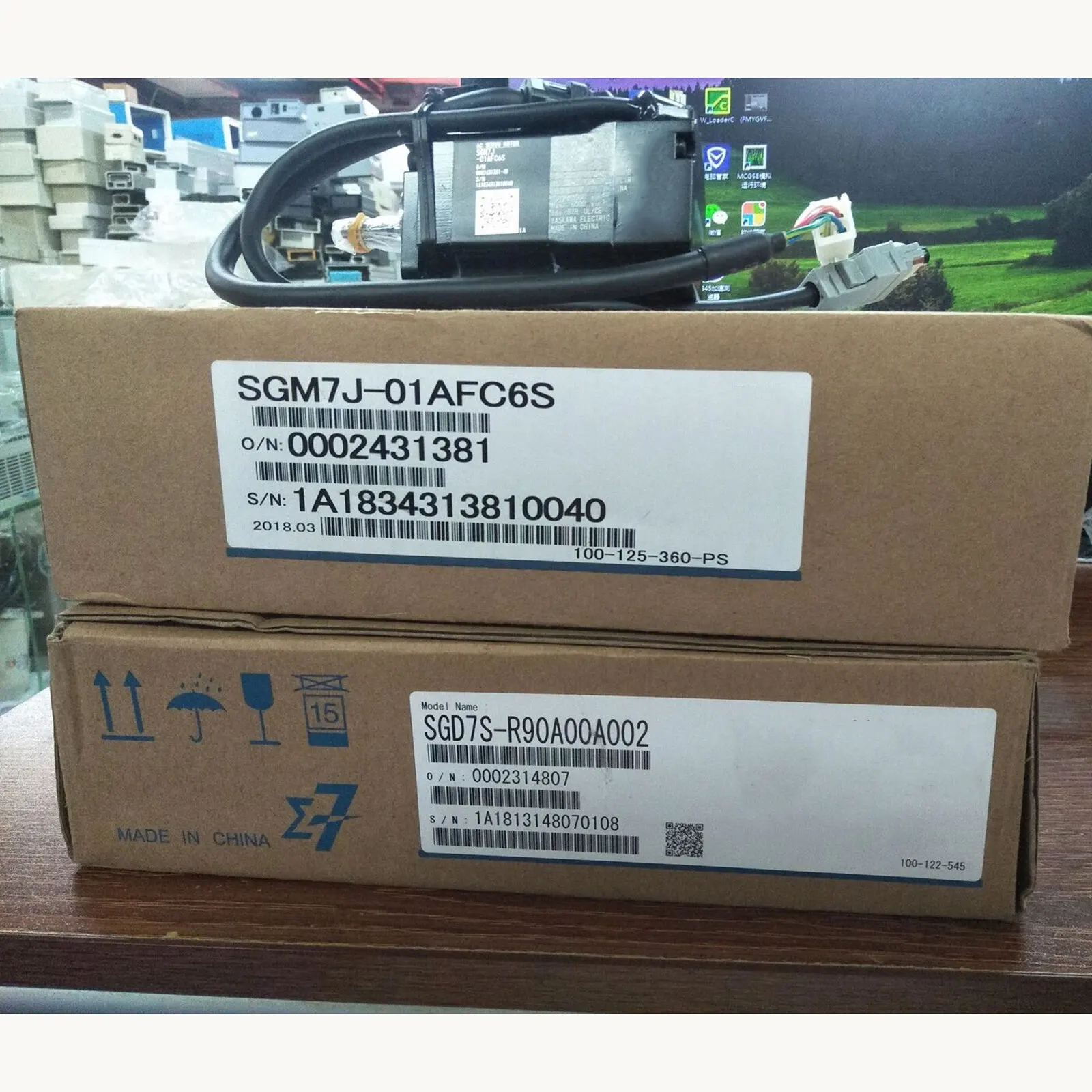 새로운 SGM7J-01AFC6S+SGD7S-R90A00A002 1년 보증