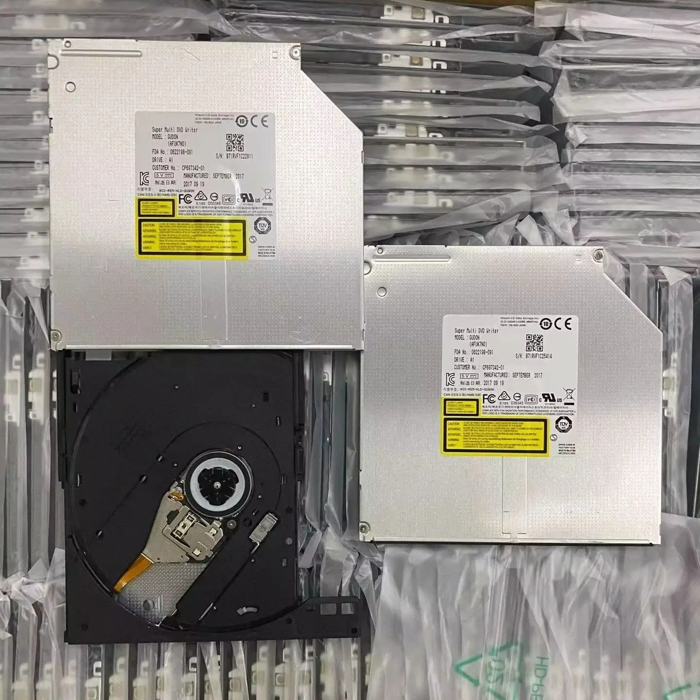 1PCS New Original DVDRW Ultra Slim 8X SATA Super Multi DVD Writer 9.5mm Drive MODEL: GUB0N GUD0N GUD1N