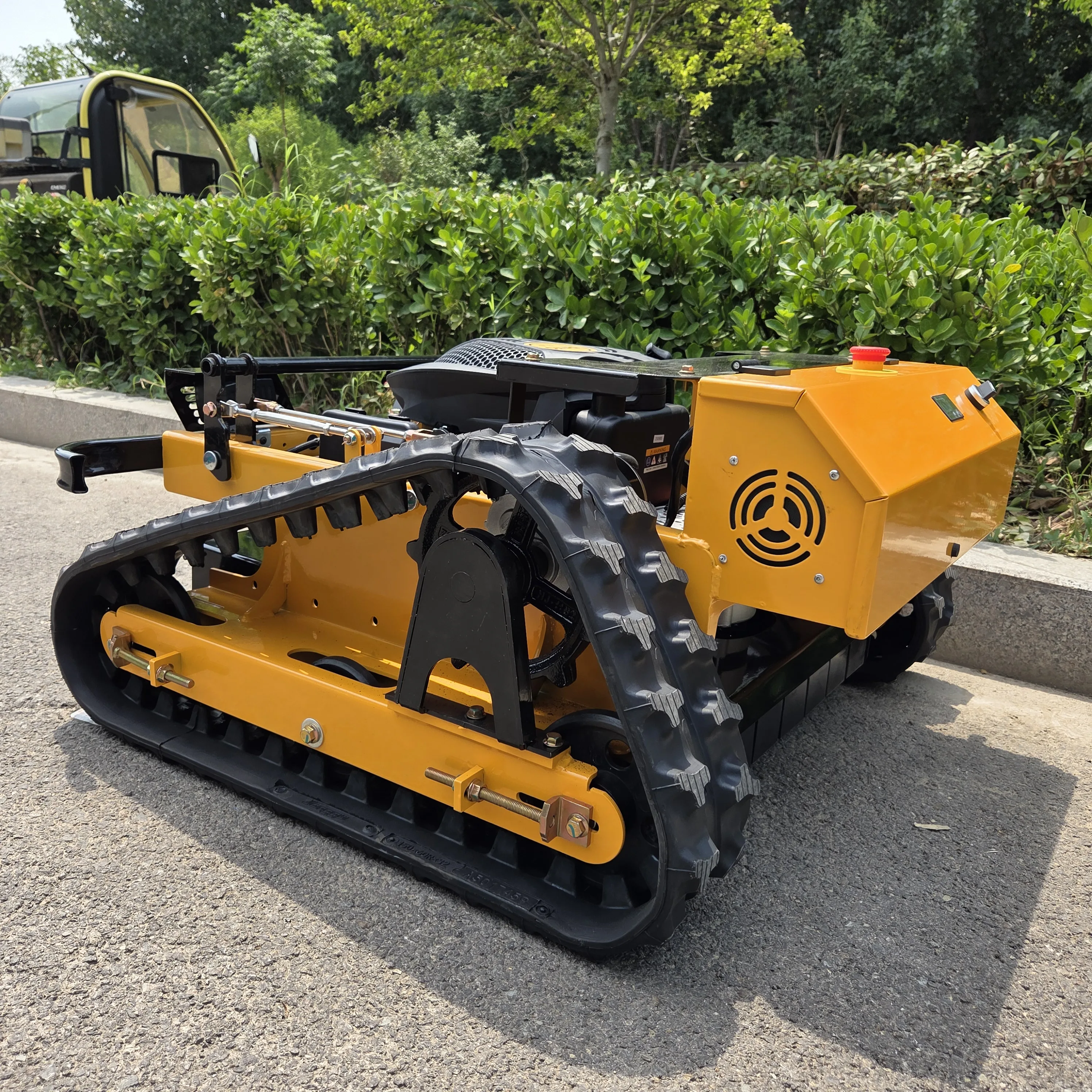 Remote-Controlled Agricultural/Industrial Track Mower – 500mm Cut, EPA/Euro 5 Certified