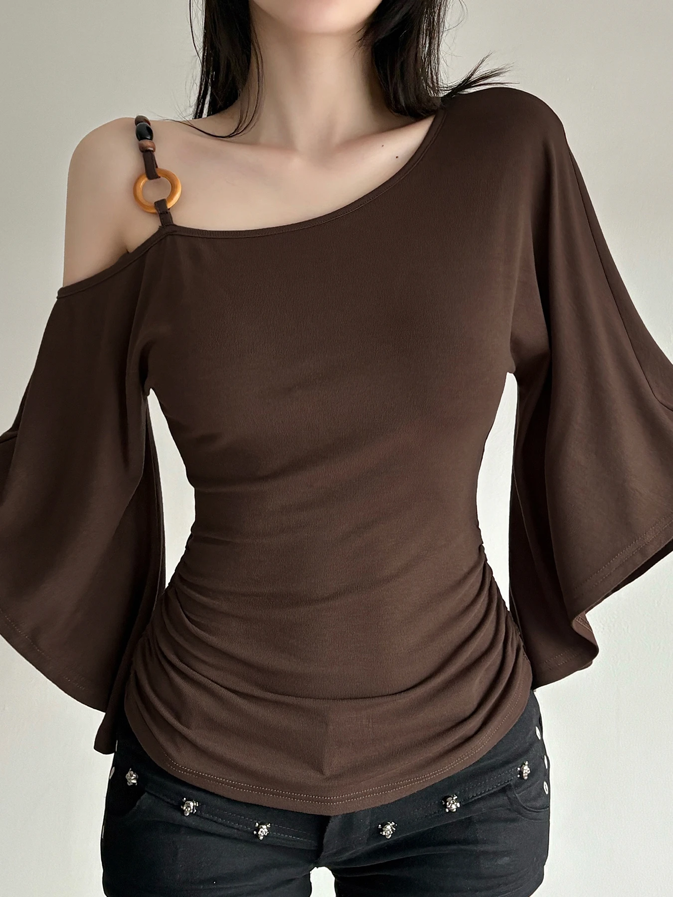 

Sweetown Beading Slim Fit Fashion Batwing Sleeves Women T-Shirts Retro Style Fashion Trendy One-Shoulder Chic Blouses